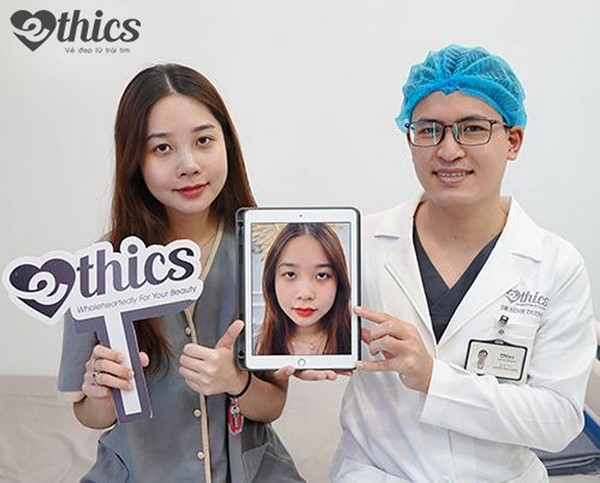 Hình ảnh khách hàng sau trải nghiệm dịch vụ nâng mũi tại thẩm mỹ viện Ethics